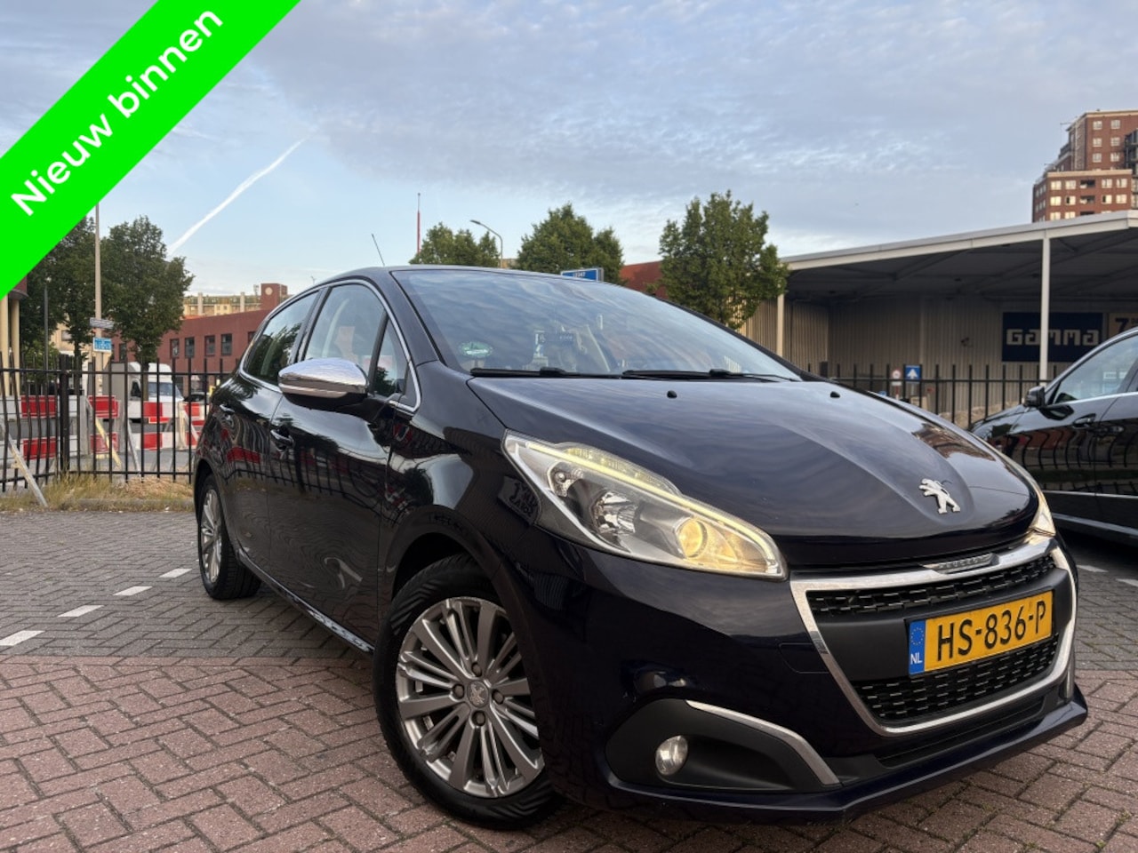 Peugeot 208 - 1.6 B.HDi BL Allure|Sensor|Navi|Clima|CruiseLed| - AutoWereld.nl
