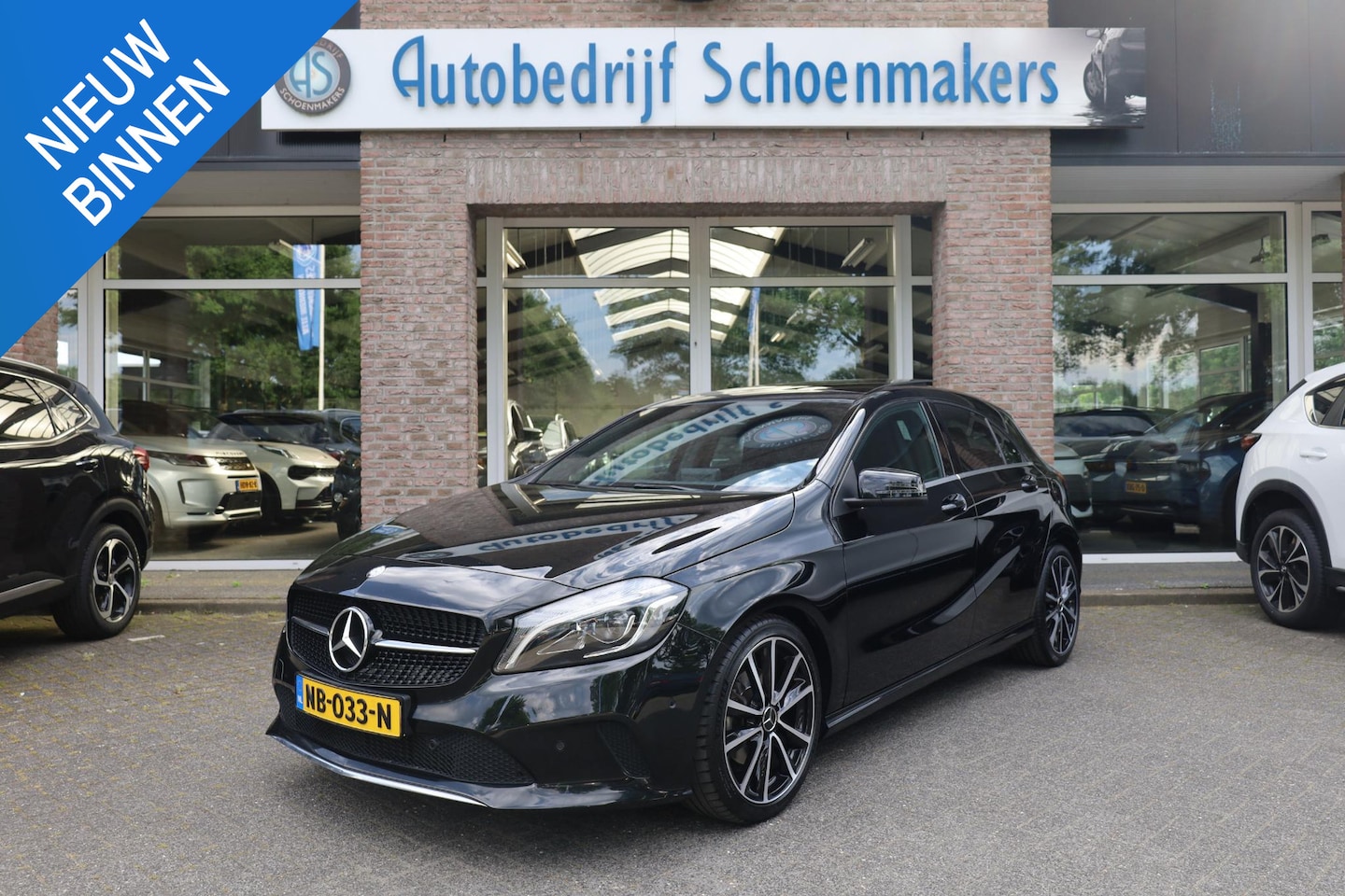 Mercedes-Benz A-klasse - 180 Lease Edition Plus PANO STOELVERW. HALF-LEER CAMERA NL-AUTO ZWARTE-HEMEL NAVI CRUISE C - AutoWereld.nl