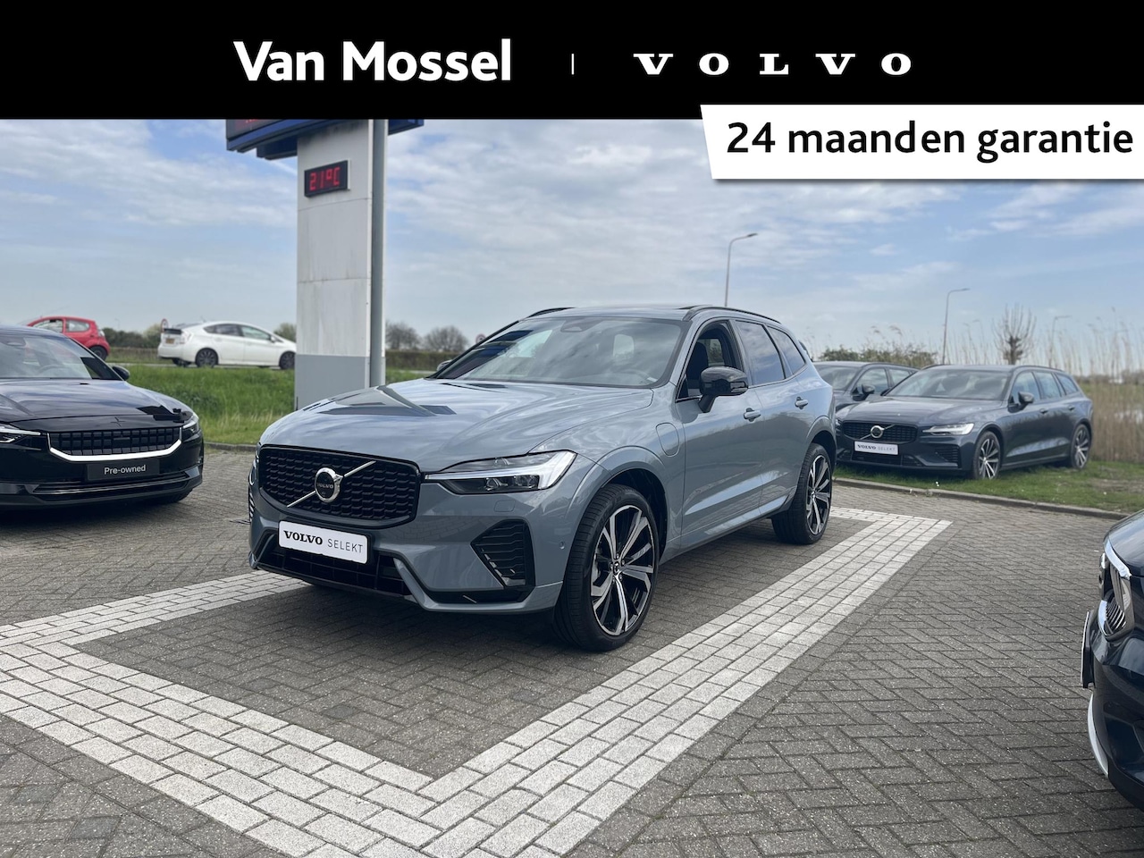 Volvo XC60 - T8 Plug-in hybrid AWD Plus Dark | Panoramadak | Trekhaak | 360 Graden Camera | Stoel- en S - AutoWereld.nl