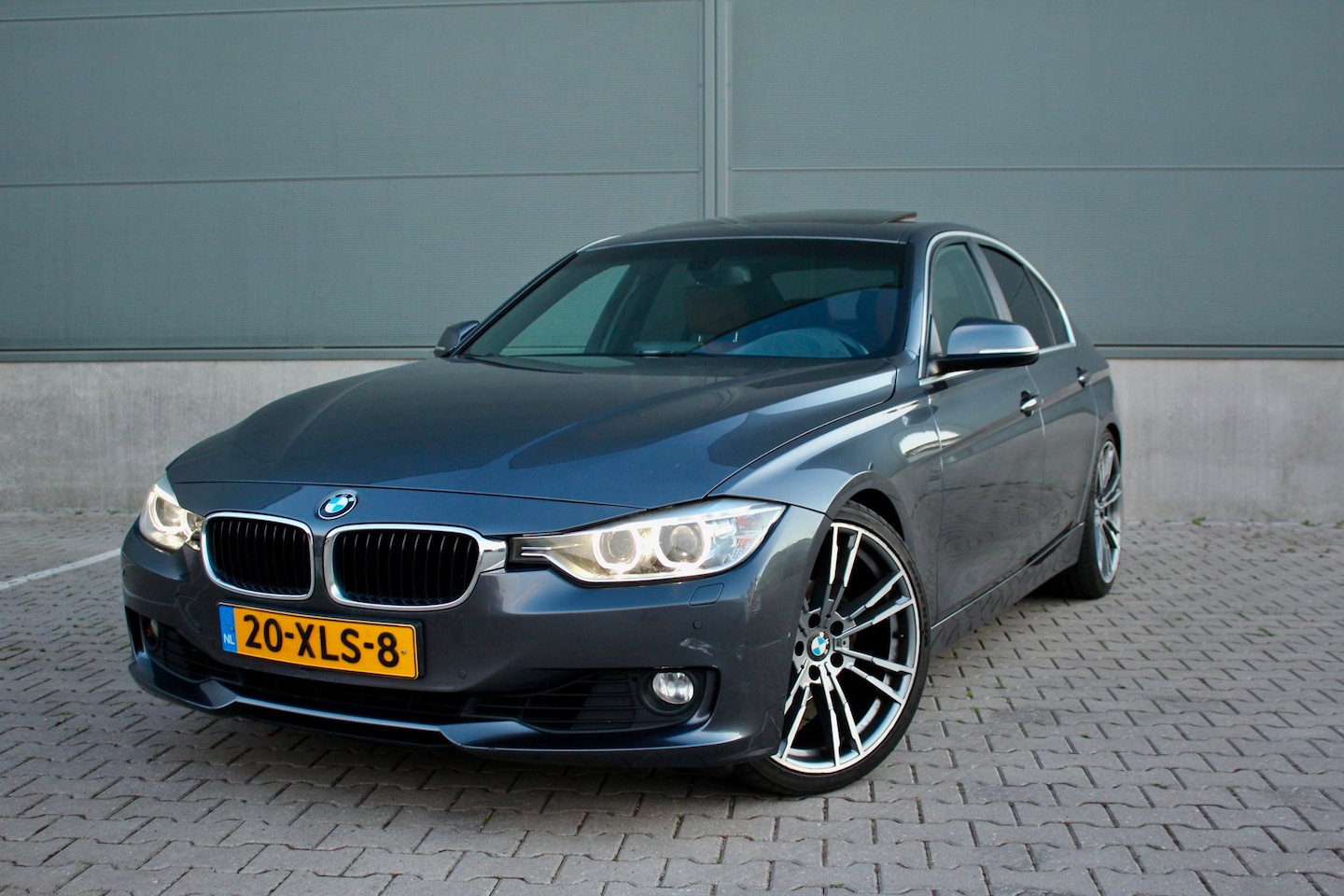 BMW 3-serie - 320i High Executive|dakraam|Leder|Led|20inch - AutoWereld.nl