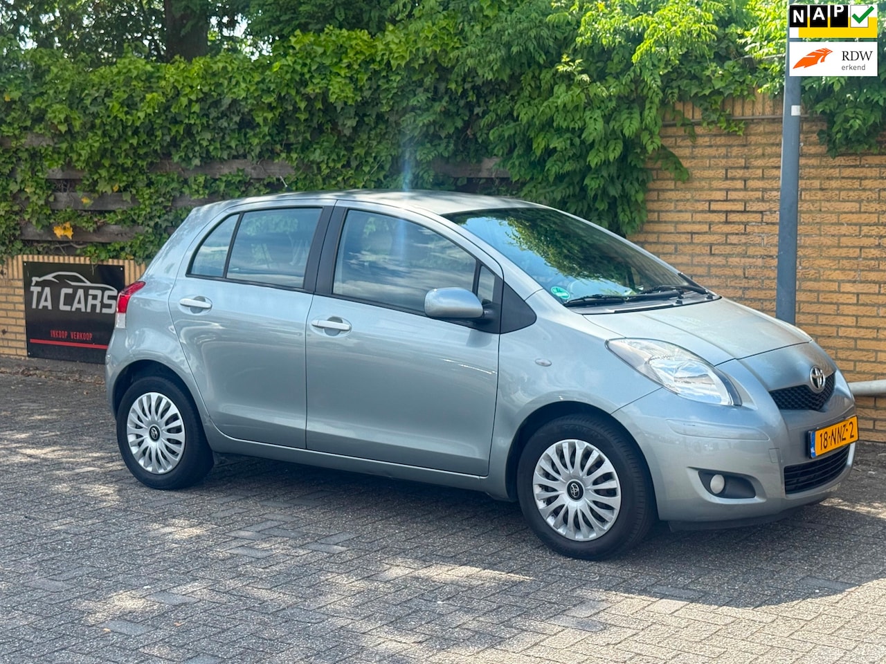 Toyota Yaris - 1.3 VVTi Aspiration 1.3 VVTi Aspiration/ AUT / Airco - AutoWereld.nl