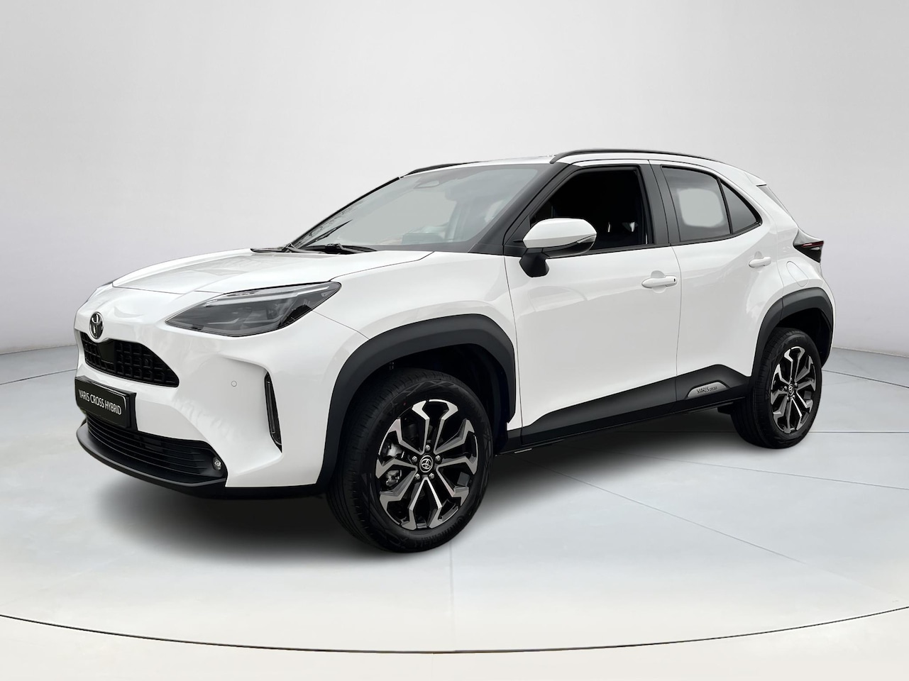 Toyota Yaris Cross - 1.5 Hybrid 130 Dynamic | Comfort Pack | | Incl. kofferbakmat & dorpelinstaplijsten! - AutoWereld.nl