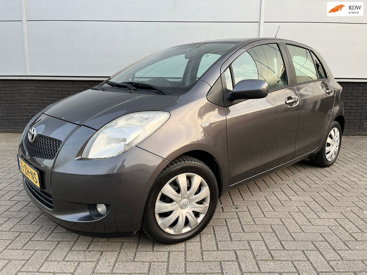 Toyota Yaris - 1.3 VVTi 5drs Airco - isofix - All Season - NAP - 1e eigenaar - dealer onderhouden - AutoWereld.nl
