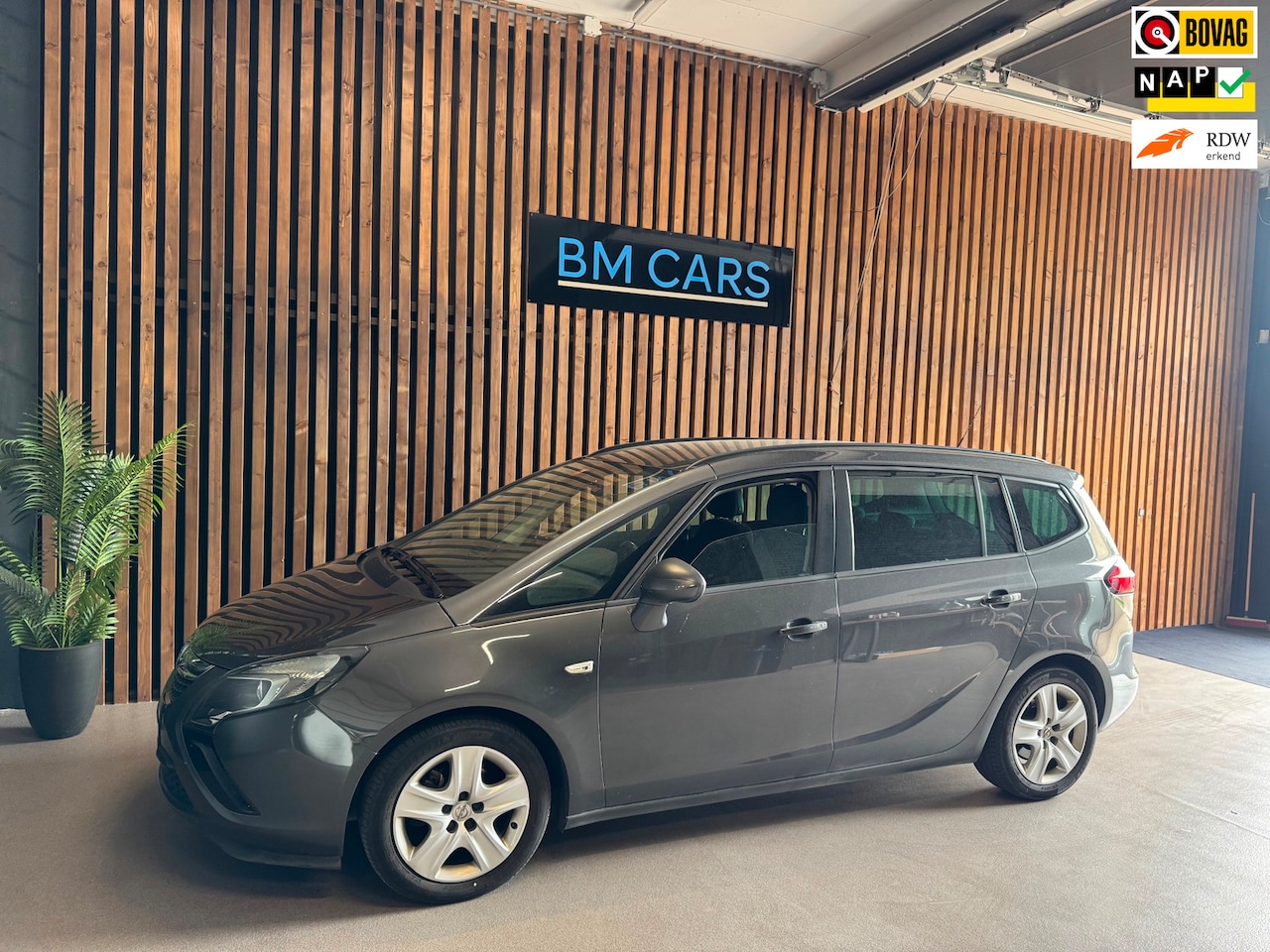 Opel Zafira Tourer - 1.4 Edition Airco,Trekhaak,Cruise control - AutoWereld.nl