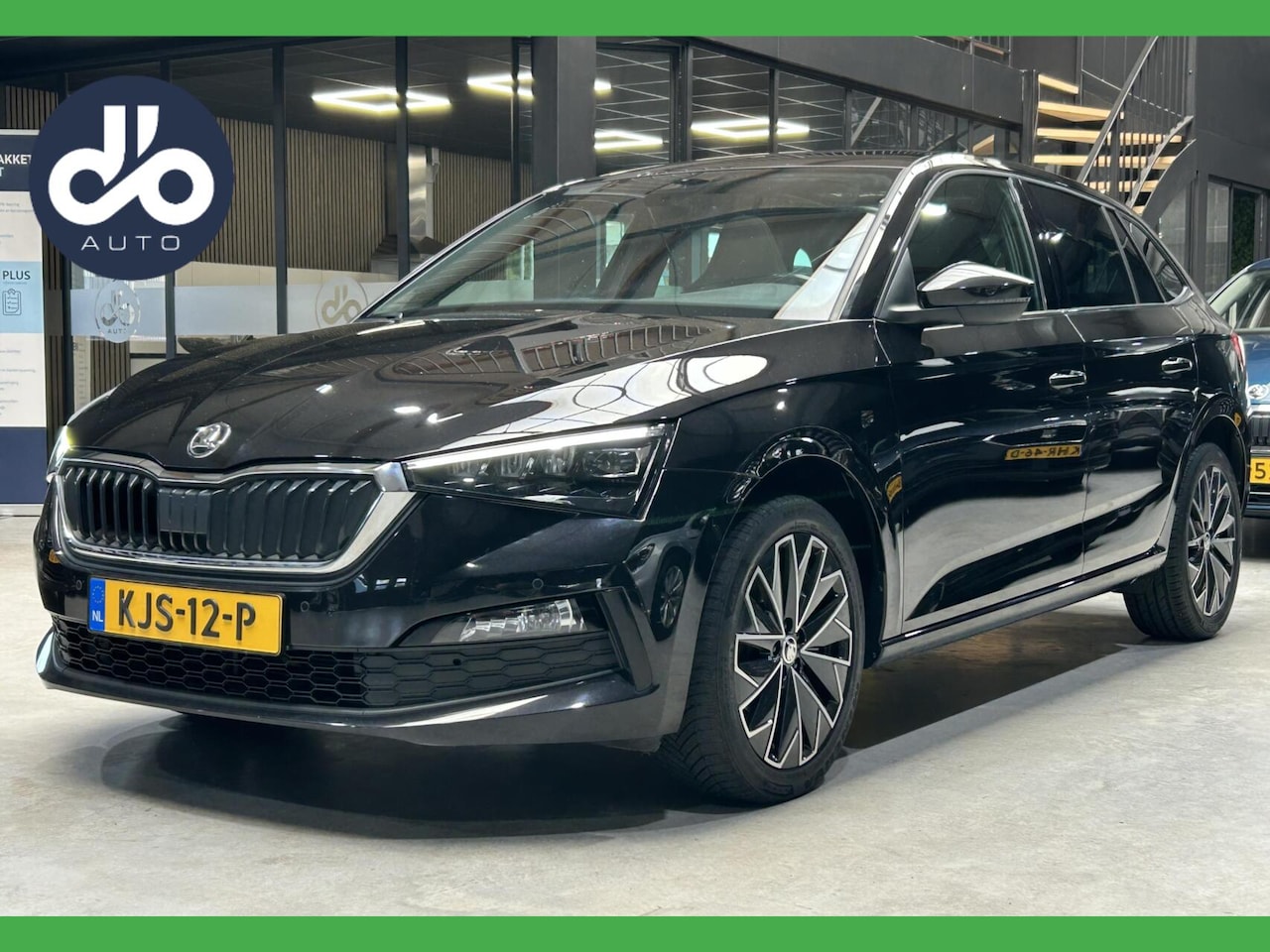Skoda Scala - 1.0 TSI 110pk DSG AUTOM. Ambition GLAZEN PANO DAK I DIGI DISPLAY I 17-INCH - AutoWereld.nl