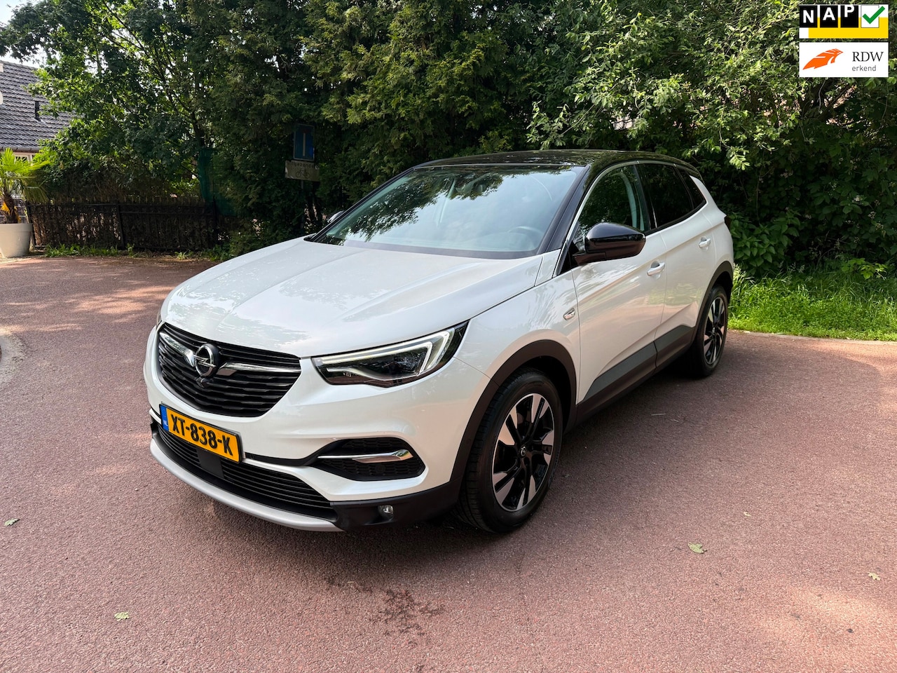 Opel Grandland X - 1.6 Turbo Ultimate / Navi / Pano / Automaat/ Xenon / PDC / Nap - AutoWereld.nl