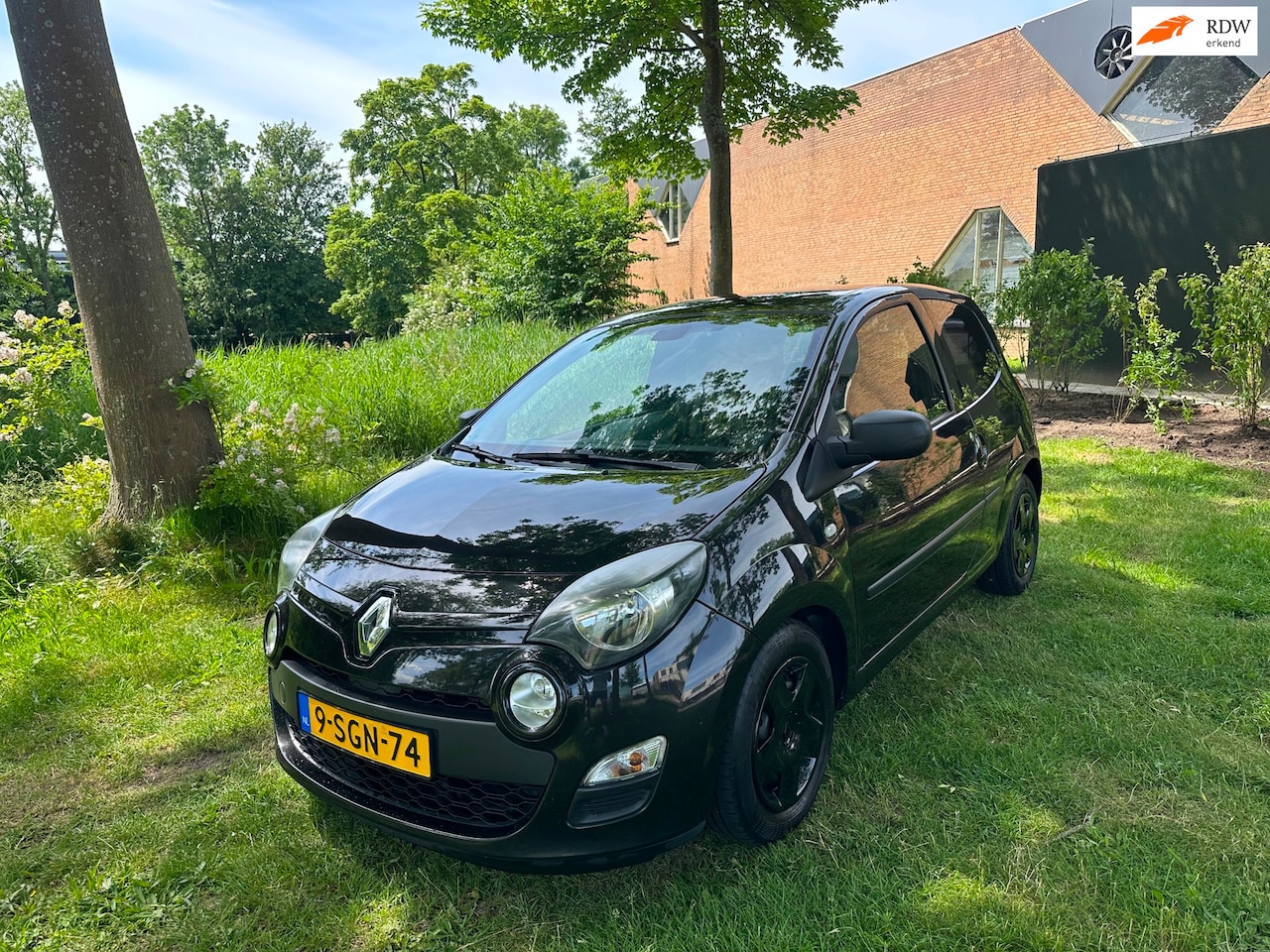 Renault Twingo - 1.2 16V Parisienne Airco Cruise NAP - AutoWereld.nl