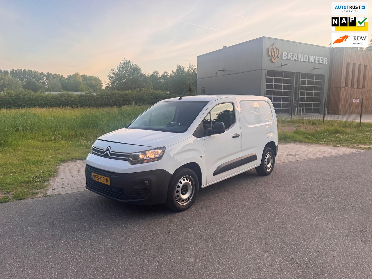 Citroën Berlingo - 1.6 BlueHDI Club Airco.Navi - AutoWereld.nl