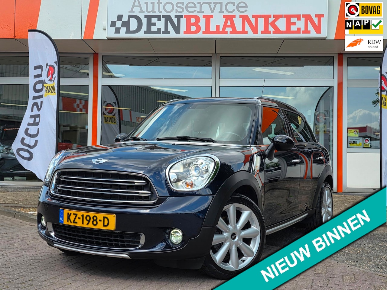 MINI Countryman - 1.6 Cooper Pepper BJ.2017 / Panodak / Navigatie / Leder / 18"Lmv / 1 Eigenaar !! - AutoWereld.nl