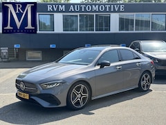 Mercedes-Benz A-klasse - 200 AMG Line PANORAMADAK | WIDESCREEN | AMBIENT LIGHT SFEERVERLICHTING | ELEKTRISCHE TREKH