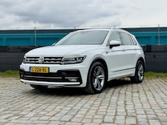 Volkswagen Tiguan - 1.5 TSI DSG R-line|Pano|Leer|Trekhaak|360cam
