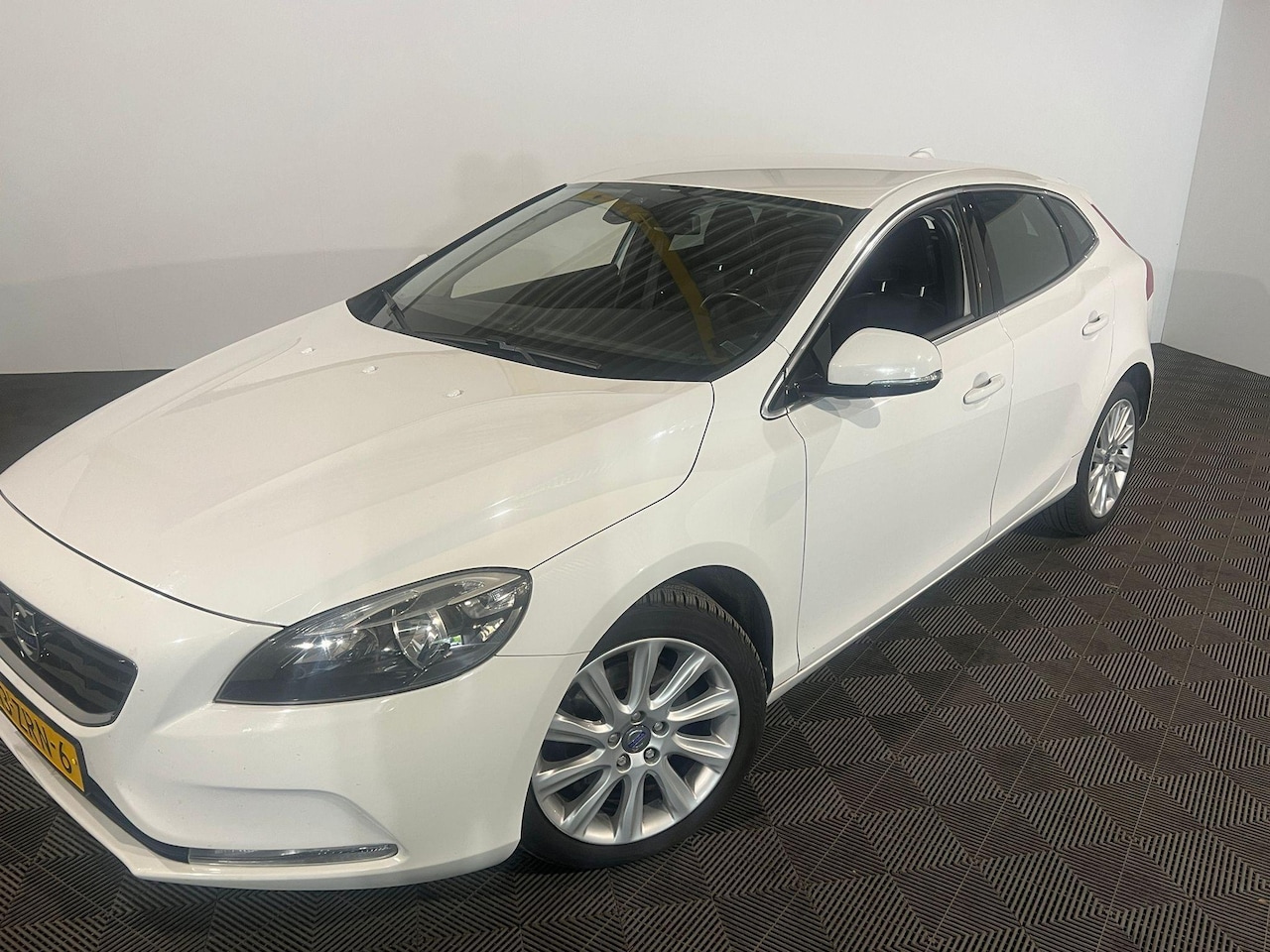 Volvo V40 - 1.6 T3 Momentum 1.6 T3 Momentum - AutoWereld.nl