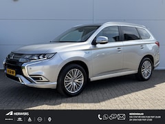 Mitsubishi Outlander - 2.4 PHEV Intense / Trekhaak ( 1500 kg ) / Apple Carplay/Android Auto / Cruise control /