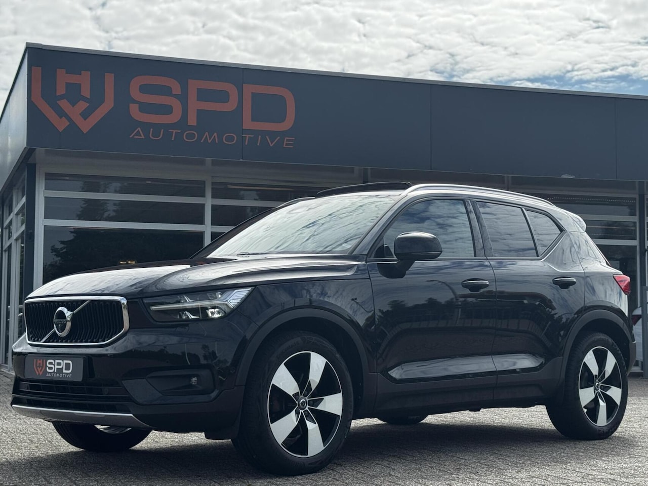 Volvo XC40 - 2.0 T5 AWD Momentum|247PK|H&K|360CAM|Pano|ACC| - AutoWereld.nl