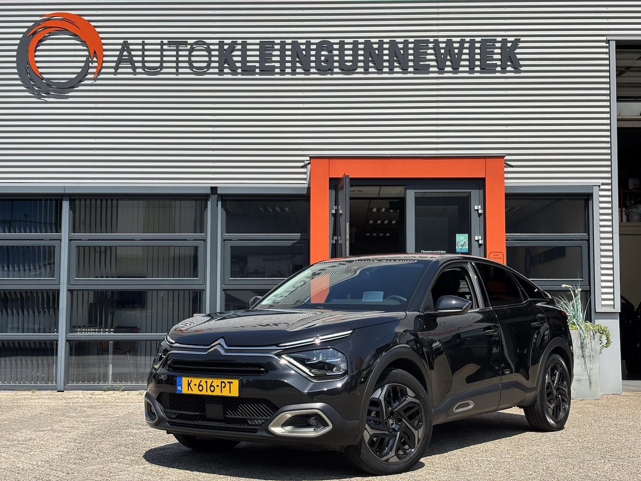 Citroën C4 - 1.2 Puretech Shine / AndroidAuto/AndroidAuto / Trekhaak Afneembaar / Elektrische Verstelba - AutoWereld.nl