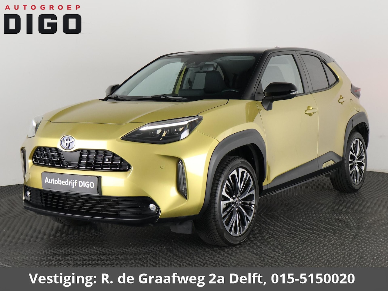 Toyota Yaris Cross - 1.5 Hybrid Executive Bi-Tone | Panoramadak | Dodehoek Detectie | HUD | Navigatie - AutoWereld.nl