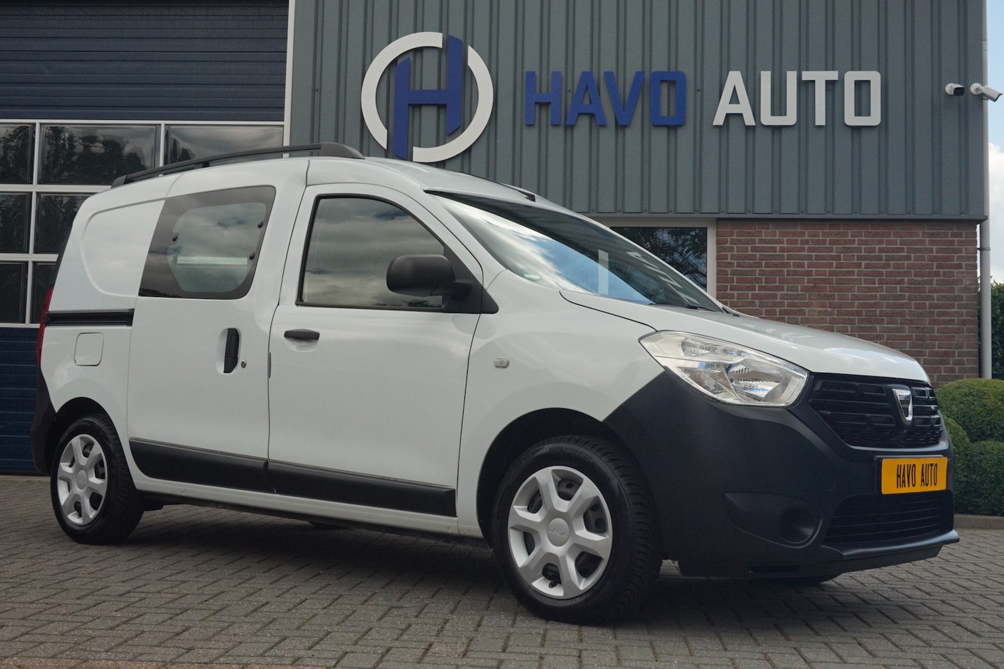 Dacia Dokker - 1.6 MPi 1.6 MPI, AIRCO, TREKHAAK, BTW-VRIJ / MARGE - AutoWereld.nl