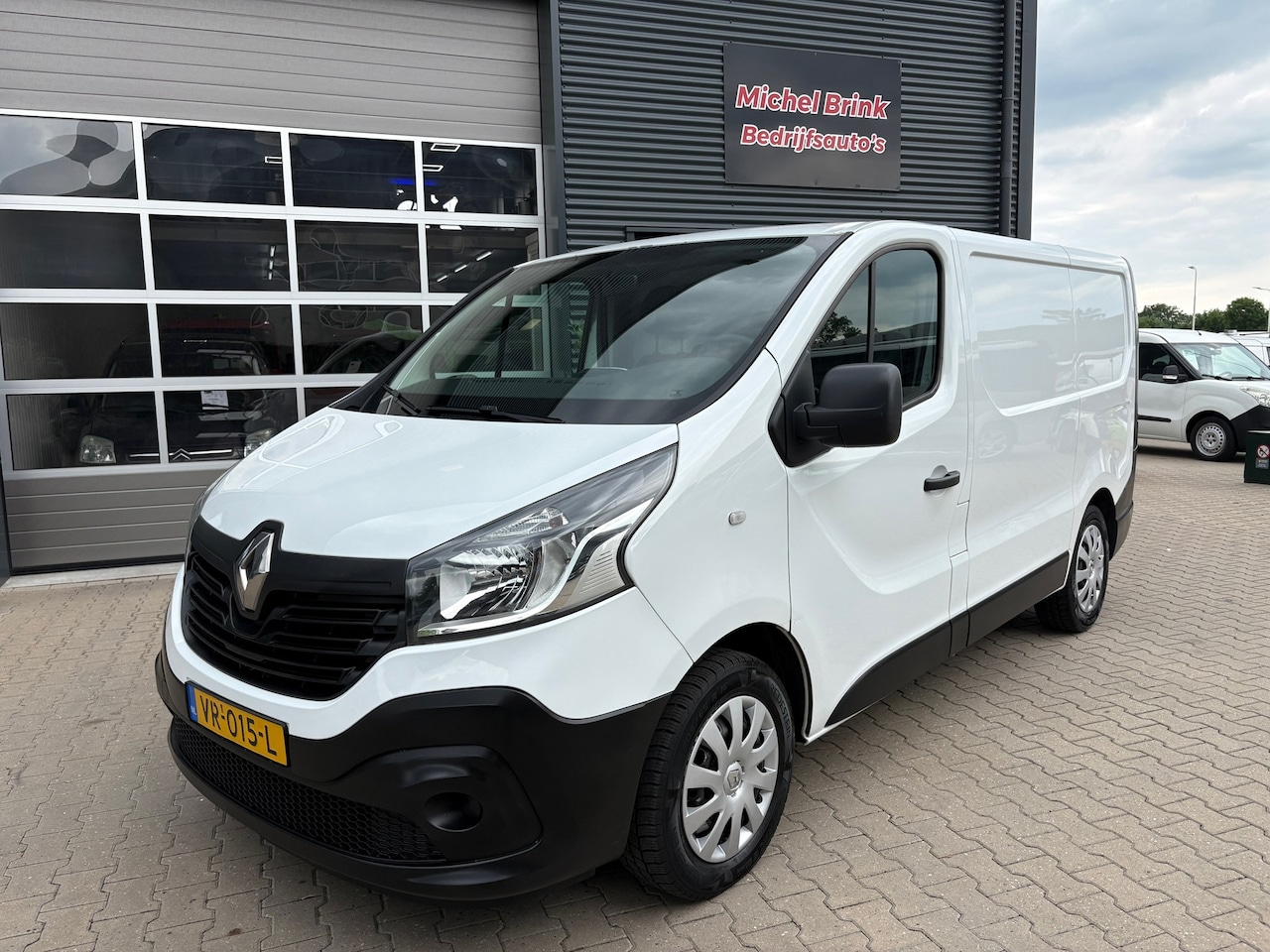 Renault Trafic - 1.6 dCi T29 L1H1 Navi 3 Zitplaaten - AutoWereld.nl