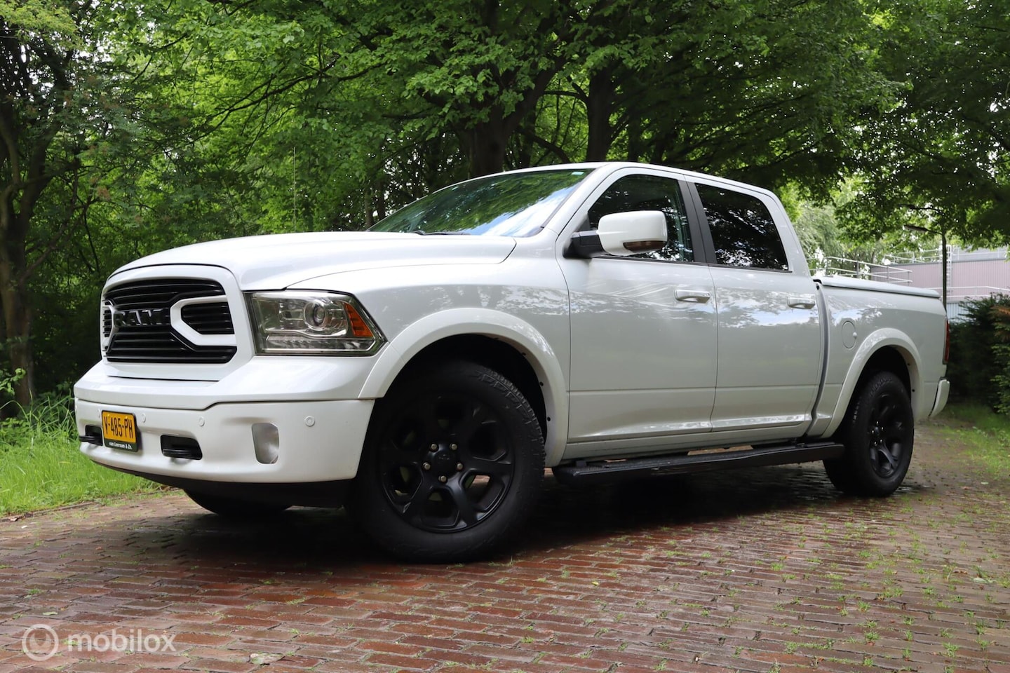Dodge Ram 1500 - 5.7 V8 Crew Cab 5'7 Laramie | VOL OPTIES! | - AutoWereld.nl
