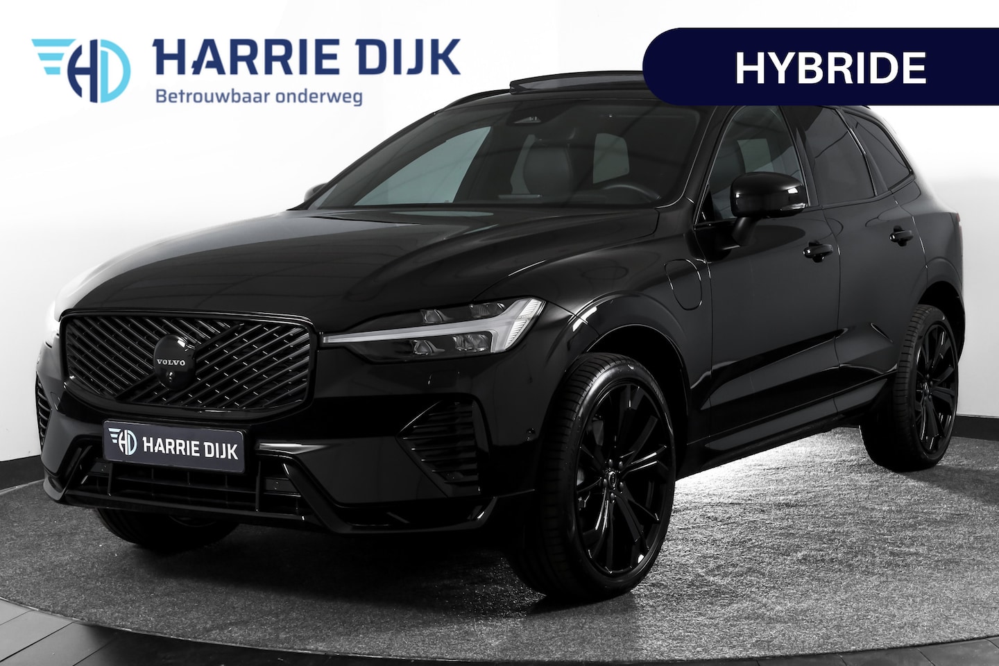 Volvo XC60 - 2.0 T6 Plug-in hybrid AWD Ultra Black Edition | S/K Panodak | Head-up | 360 Camera | Harma - AutoWereld.nl