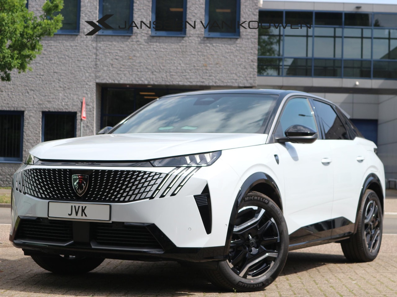 Peugeot e-3008 - GT Avantage 210 73 kWh / Alcantara / 360 Camera / Elektrische Klep - AutoWereld.nl