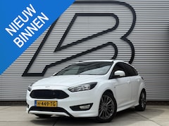 Ford Focus - 1.0 ST-Line 2e Eigenaar|Navi|Airco|Trekhaak|Elek ramen|Nieuwe APK bij aflevering
