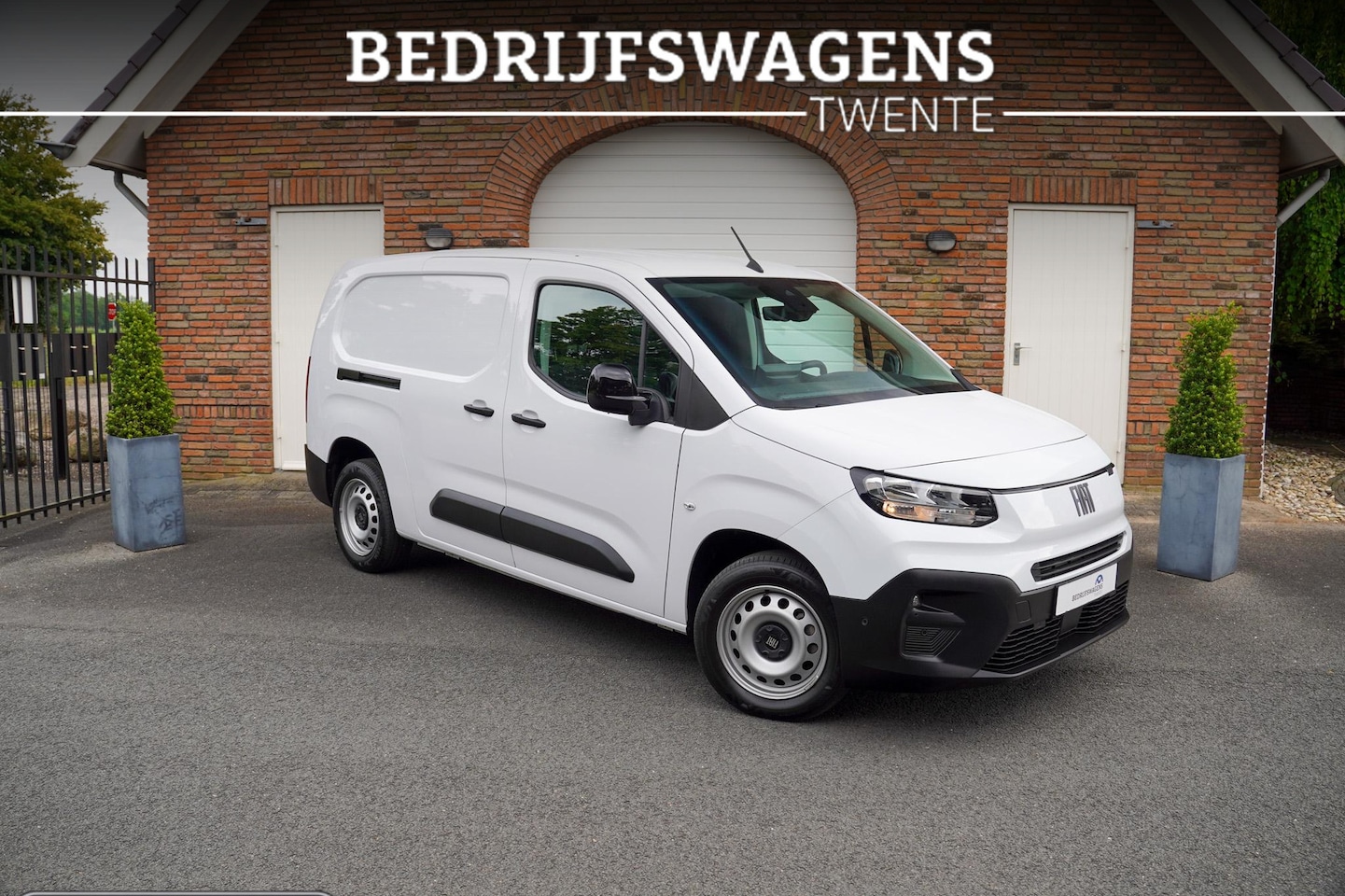 Fiat Doblò - 1.5D 100 pk L2 Navi, Camera, BPM vrij, PDC V+A Laadruimte Pakket, Apple Carplay, 3-Zits - AutoWereld.nl