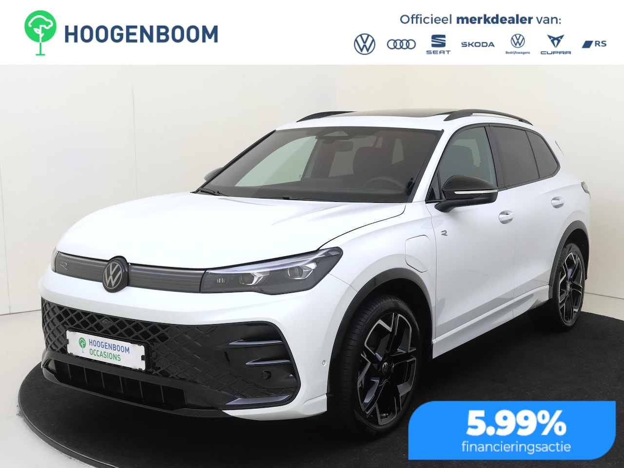 Volkswagen Tiguan - 1.5 eHybrid R-Line Edition | SoH 100% | Panoramadak | Trekhaak | Lederen bekleding ‘Varenn - AutoWereld.nl