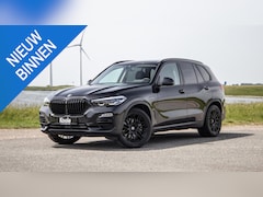 BMW X5 - xDrive45e Executive CARPLAY / CAMERA / DEALER ONDERHOUDEN / LEER / STOELVERWARMING / BLACK