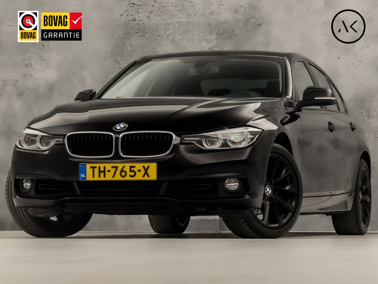 BMW 3-serie - 318i Sportline Automaat (GROOT NAVI, BLACK PACK, CLIMATE, PARKEERSENSOREN, SPORTSTOELEN, L - AutoWereld.nl