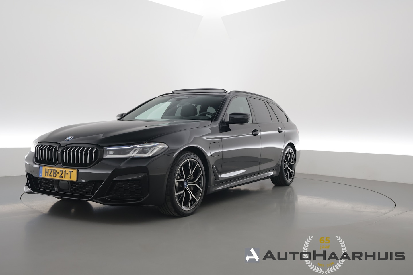 BMW 5-serie Touring - 530e xDrive M Sport | Pano | HUD | Laser | Memory | Camera | Harman Kardon | Elek. Trekhaa - AutoWereld.nl