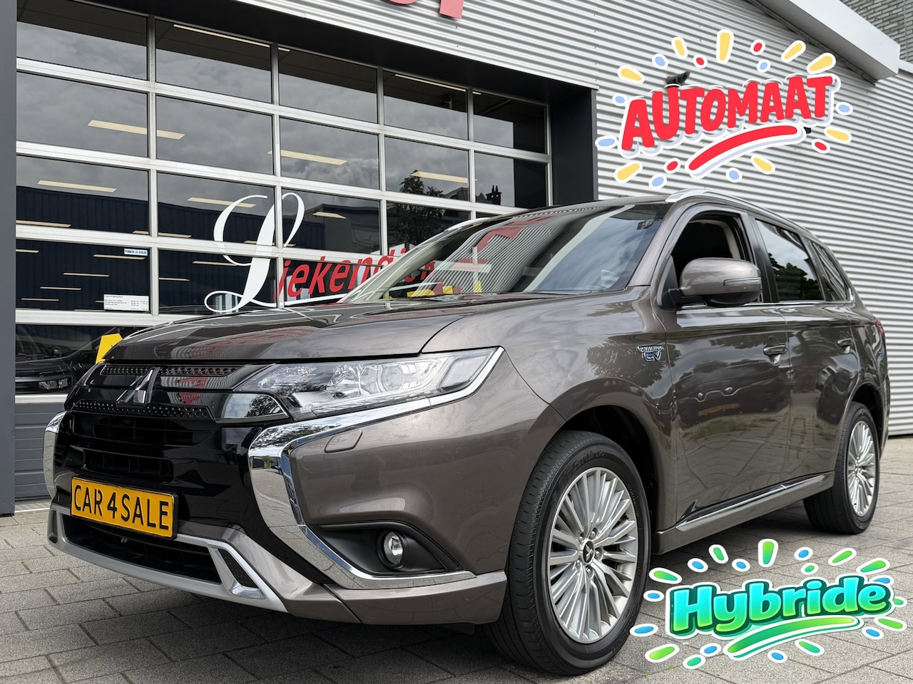 Mitsubishi Outlander - 2.4 PHEV Intense+ Automaat / Apple CarPlay I Navigatie I Airco I Comfort pakket I Dealer o - AutoWereld.nl