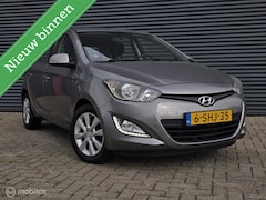 Hyundai i20 - 1.2i Business Edition Airco/5deurs/Parkeersensoren