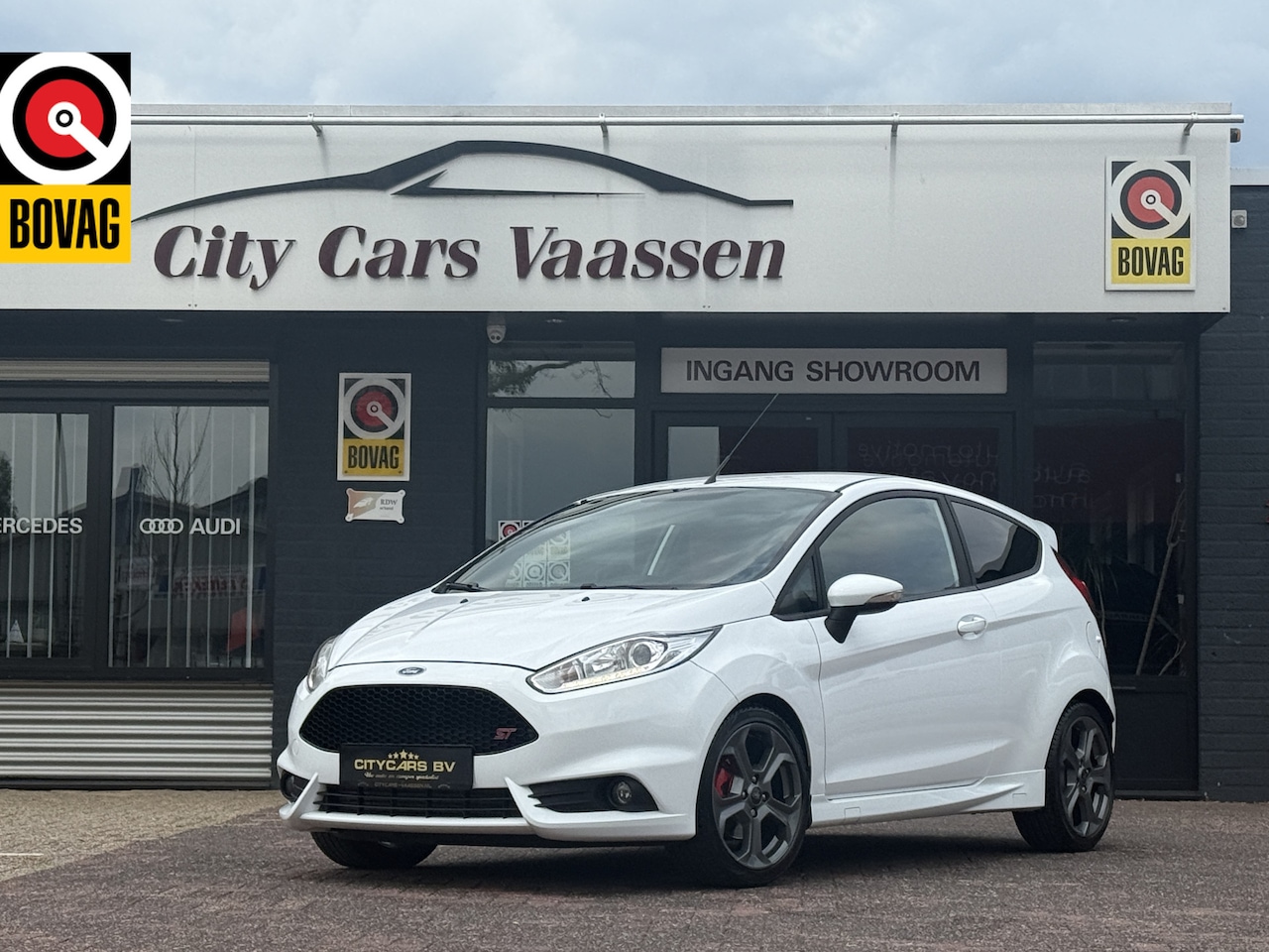 Ford Fiesta - 1.6 ST2 182 pk navi climate ctr Recaro stoelen PDC a half leder dagrijverlichting led - AutoWereld.nl