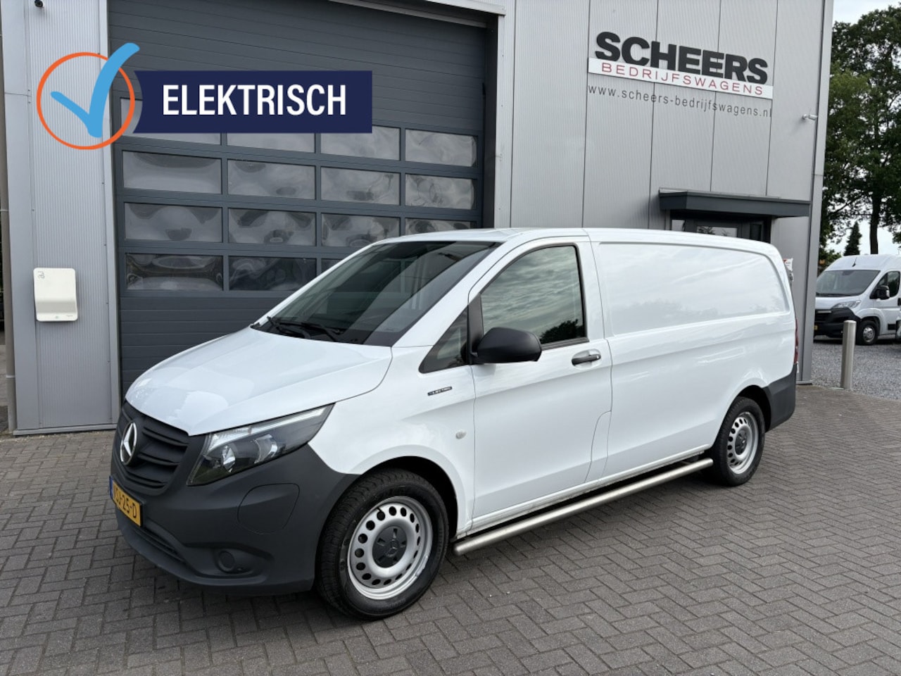 Mercedes-Benz eVito - eVito Lang 66kWh | snelladen | camera | cruise - AutoWereld.nl