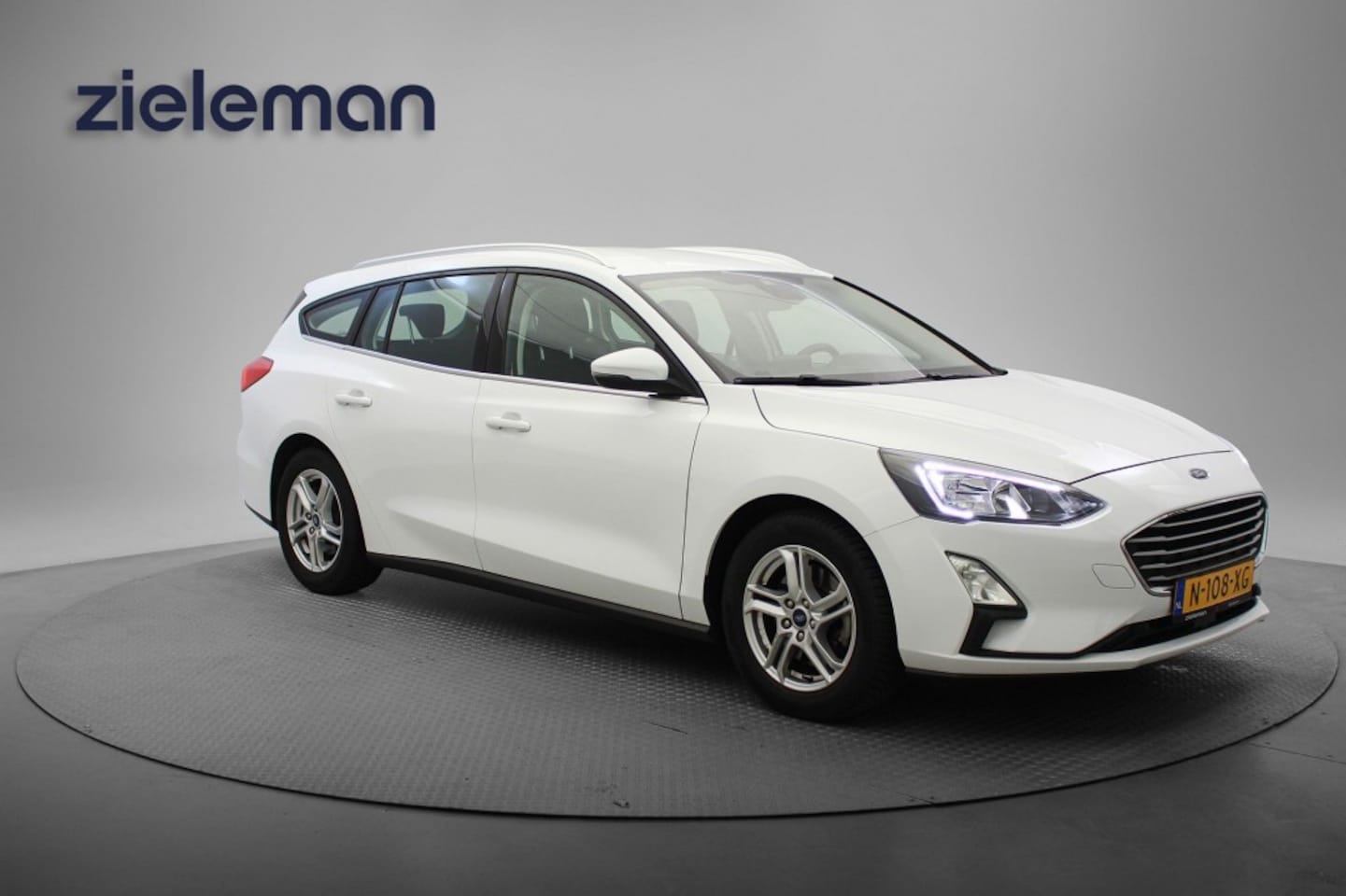 Ford Focus - 1.5 EcoBoost Titanium X Business - Carplay, Camera, Cruise - AutoWereld.nl