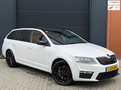 Skoda Octavia - 2.0 TSI RS | CarPlay | Stoelverwarming | Climate Control | Cruise Control | Smetteloze Sta