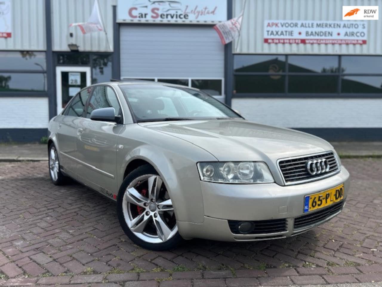 Audi A4 Limousine - 2.0 Pro Line MT INRUILER ZO MEENEMEN! - AutoWereld.nl