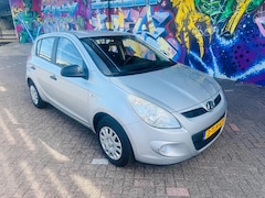 Hyundai i20 - 1.2i i-Drive ijskoude airco boeken aanwezig rijd heerlijk bouwjaar 2012
