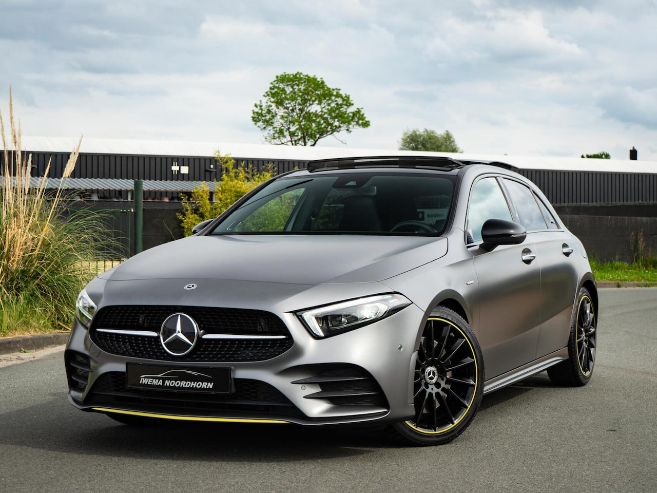 Mercedes-Benz A-klasse - 250 4MATIC AMG EDTION 1 Panoramadak|360 camera|Keyless|Burmester|Trekhaak - AutoWereld.nl