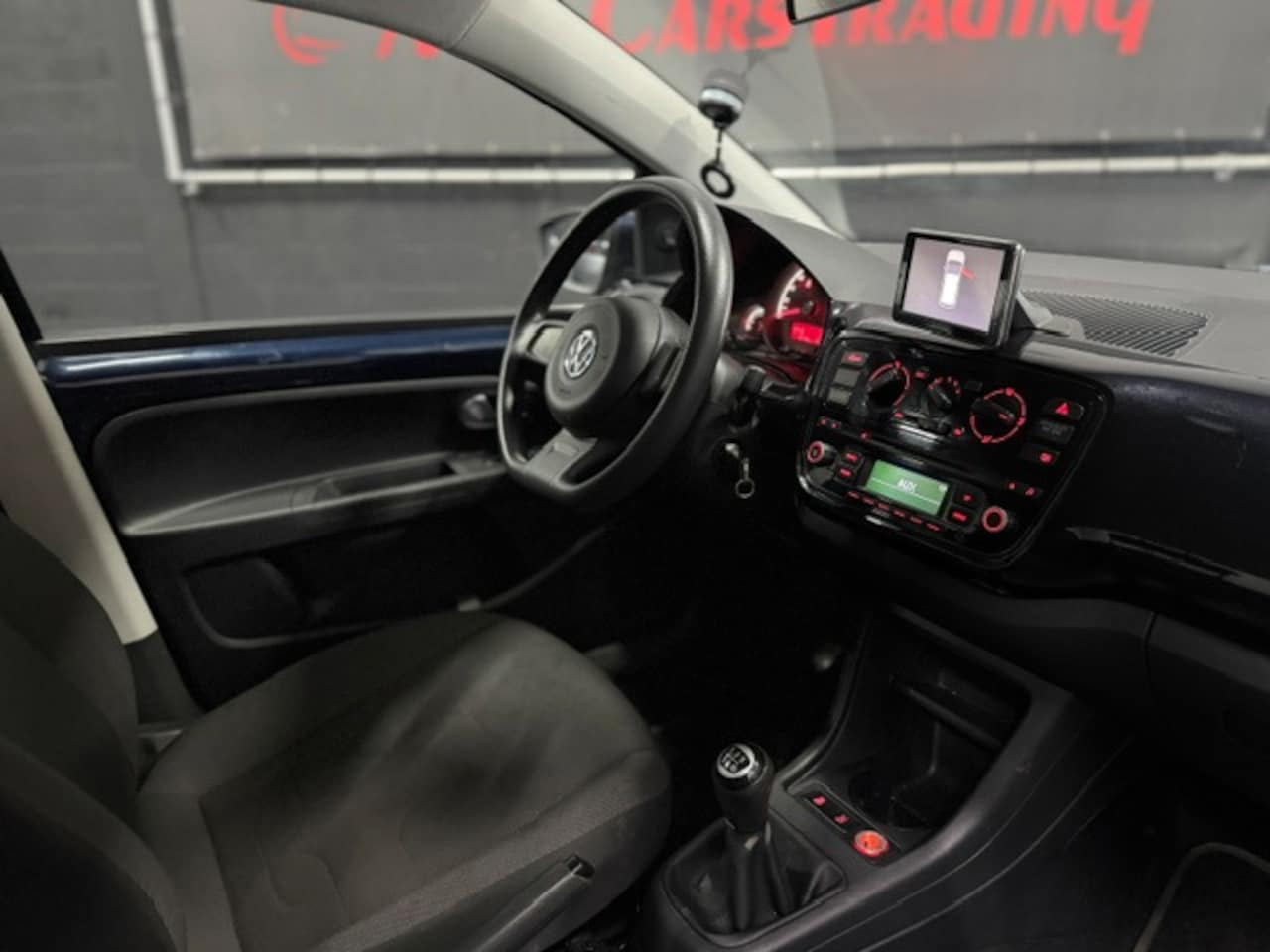 Volkswagen Up! - 1.0 move up! BlueMotion/Navi - AutoWereld.nl