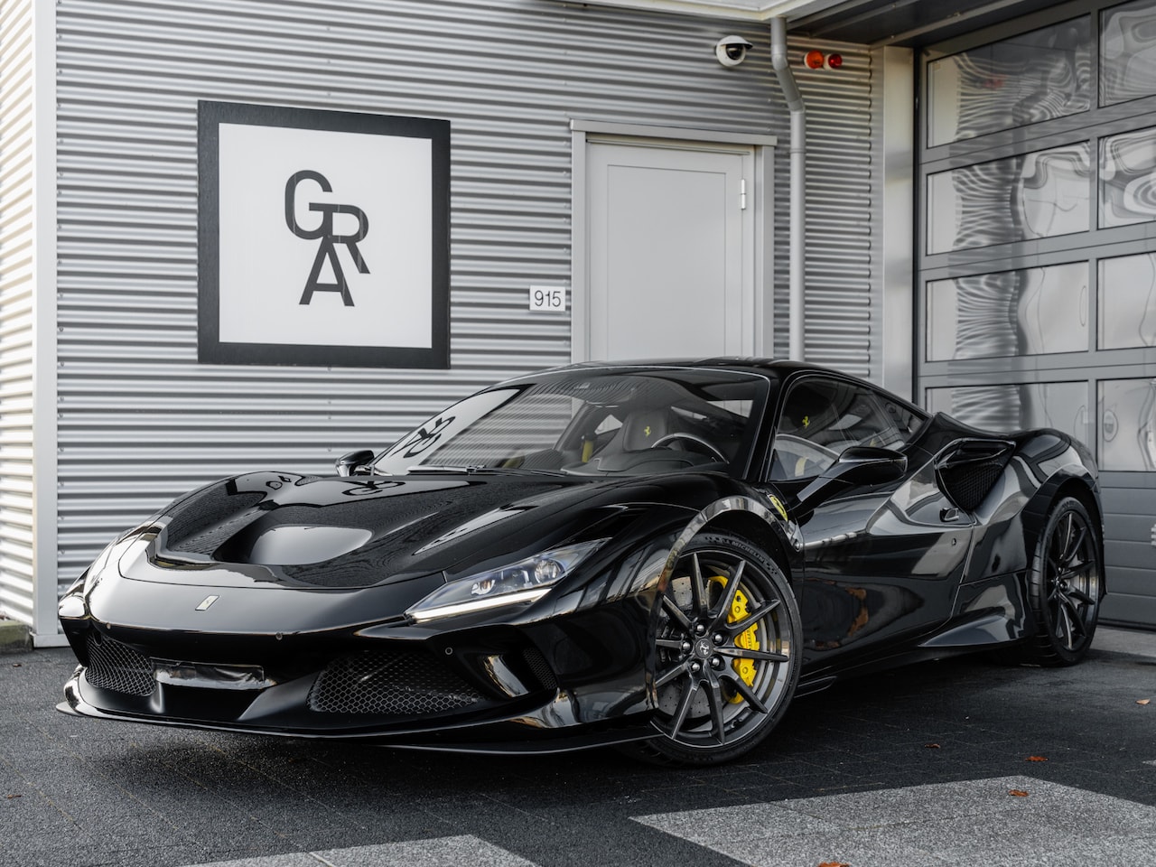 Ferrari F8 Tributo - 3.9 V8 HELE | Carbon velgen | Pass. display | Lift | Daytona racing seats - AutoWereld.nl