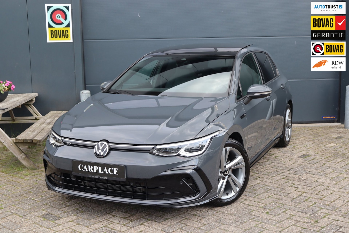 Volkswagen Golf - 1.5 eTSI R-Line-Panoramadak-Harman Kardon - AutoWereld.nl
