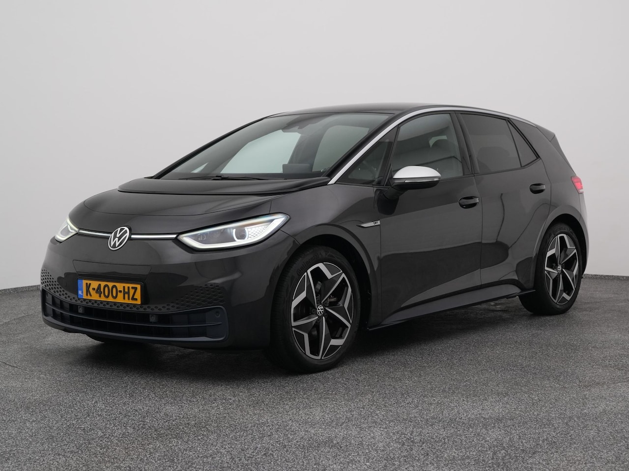 Volkswagen ID.3 - First Plus 58 kWh | CAMERA | ADAPTIVE | STOEL- EN STUURVERW. | TREKHAAK - AutoWereld.nl