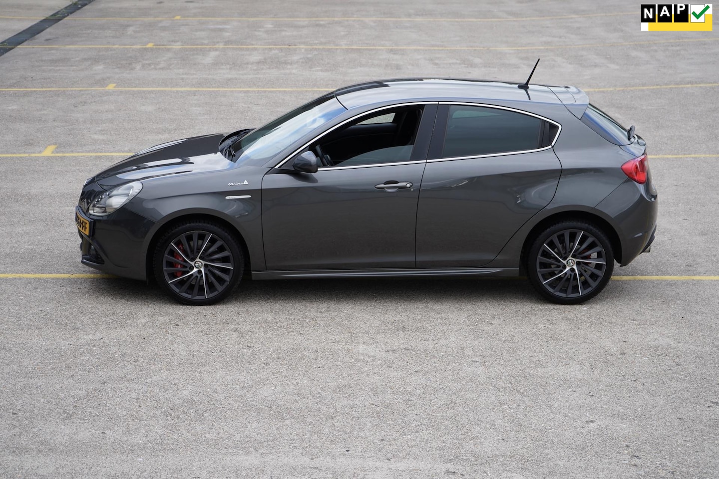 Alfa Romeo Giulietta - 1.4 T Distinctive QV-Line - AutoWereld.nl