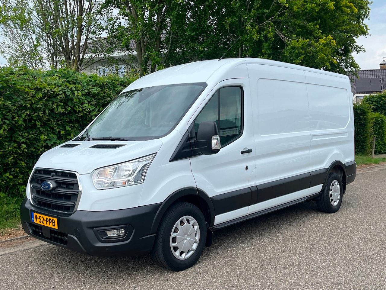 Ford Transit - L3H2 130pk Trend | Airco | Cruise | Parkeersensoren | Trekhaak 2800KG - AutoWereld.nl