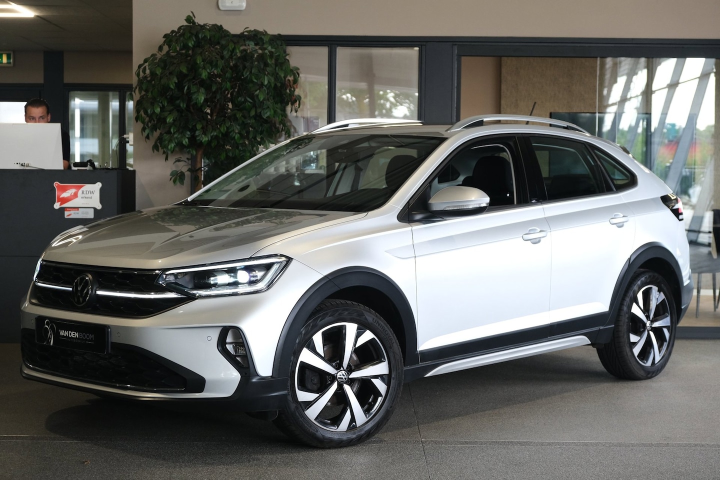 Volkswagen Taigo - 1.0 TSI Style 110PK DSG IQ Matrix Led PDC Navi VirtualPro - AutoWereld.nl