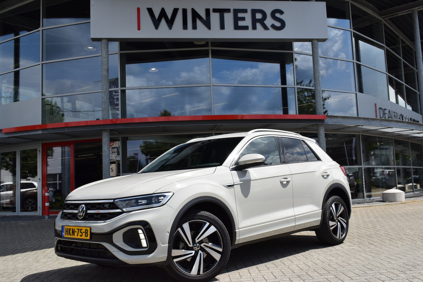 Volkswagen T-Roc - 1.5 TSI R-Line Edition | Trekhaak | Adaptieve Cruise Control | Dodehoek Detectie | Climate - AutoWereld.nl