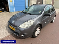 Renault Clio Estate - 1.2-16V Special Line 55KW 2010 met koude airco NAP en boekjes zijn aanwezig