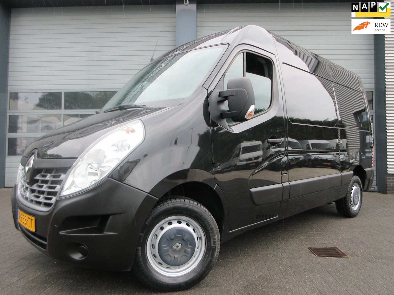 Renault Master - T33 2.3 dCi, 131pk, L2H2, Euro6, 3-Zits, Trekhaak, PDC. - AutoWereld.nl